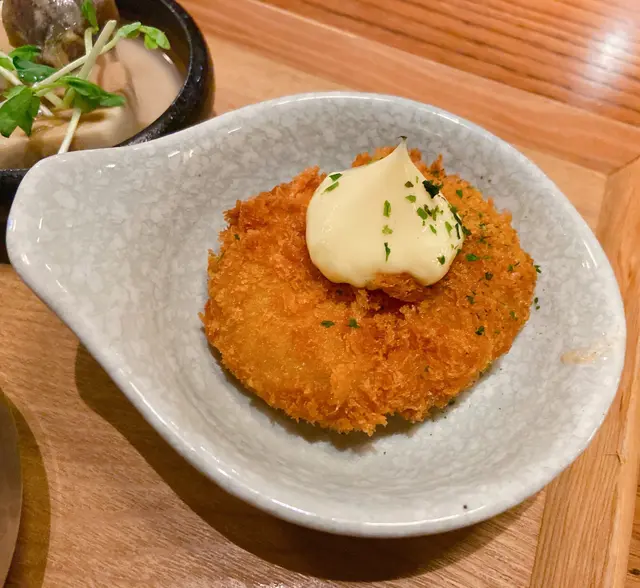 每次食都係熱上炸好，食落口唔油淋淋，鬆脆唔厚粉，南瓜次次都好甜，加埋沙律醬好開胃😋。