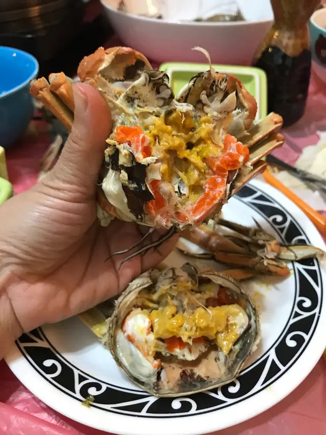 蟹乸:膏系深橙黃色。