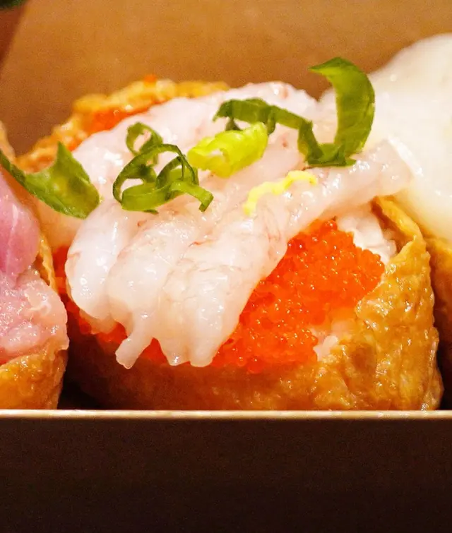 甜蝦蟹子雙拼腐皮壽司