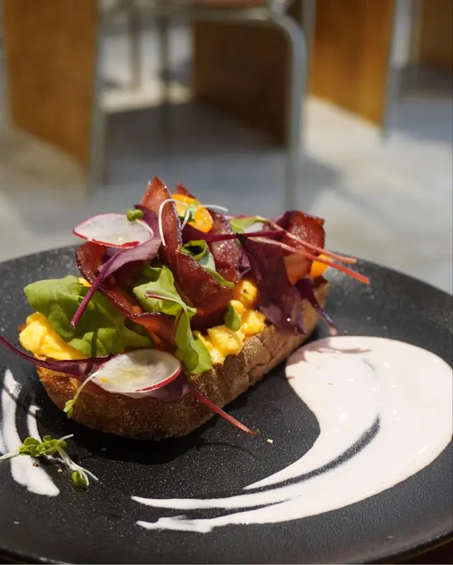 Scrambled  egg  &  bacon  sourdough