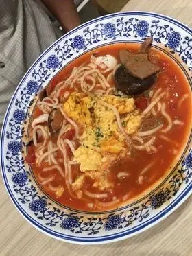 番茄豬潤墨魚頭冬菇上海面