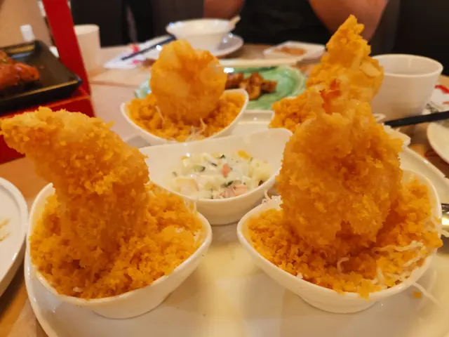 黃金流沙蝦球 ($38/隻)