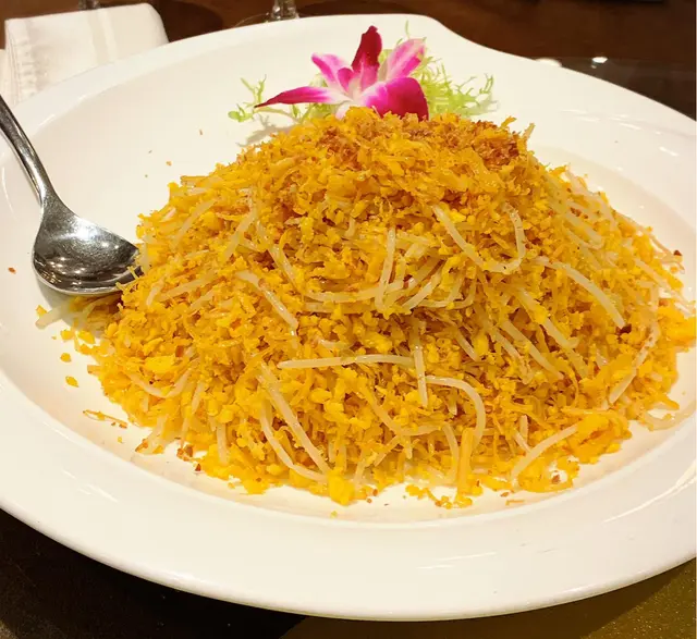 Egg  and  conpoy  stirfry  