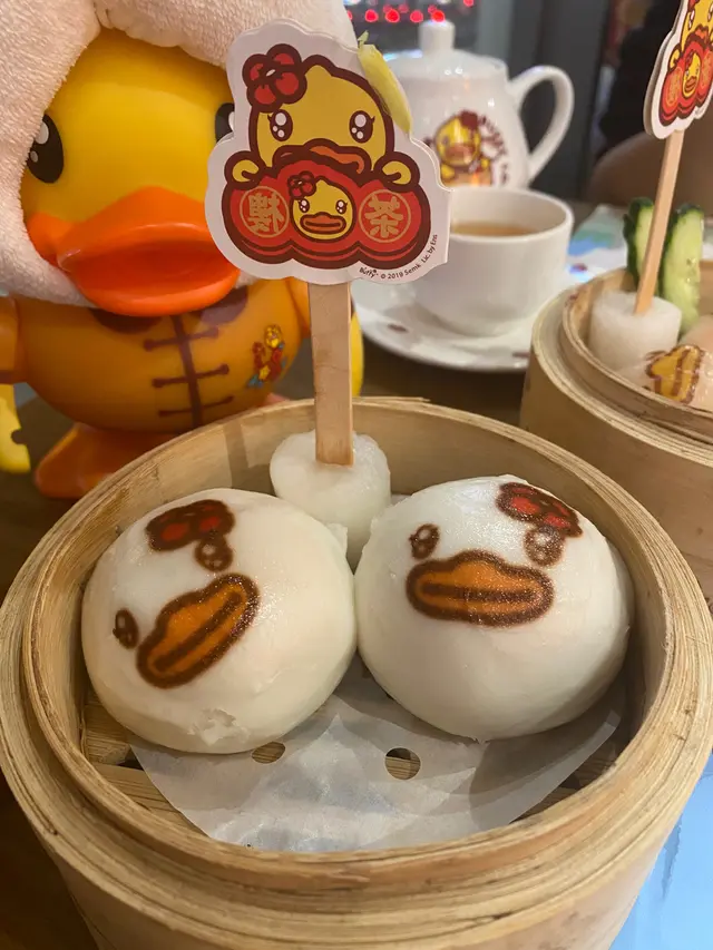 一撕開,流心奶黃即湧出來,正!