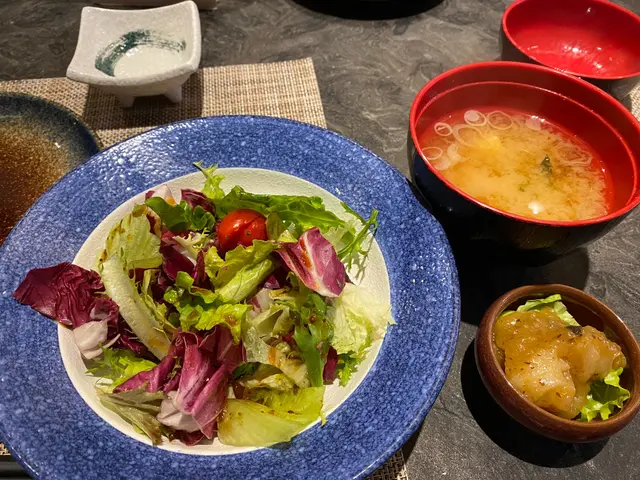 和風沙律, Miso soup, 是日小食
