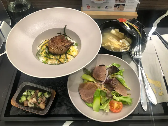 一個定食一般女士都夠食