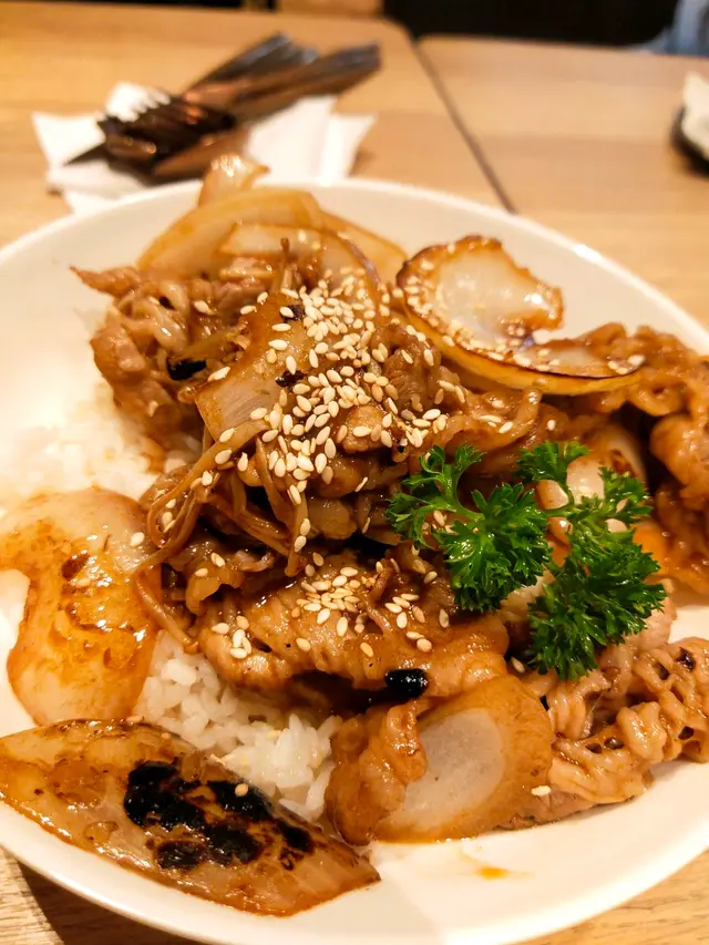 日式金菇肥牛丼飯