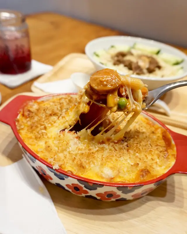 香脆芝士焗蕃茄辣肉腸長通粉