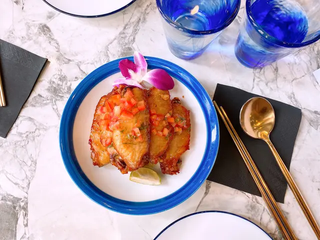 香辣芫茜蕃茄雞翼(六隻) 