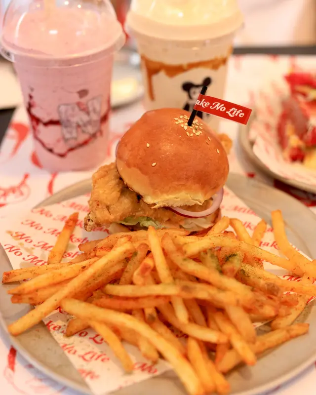 香炸脆雞漢堡包配香辣薯條