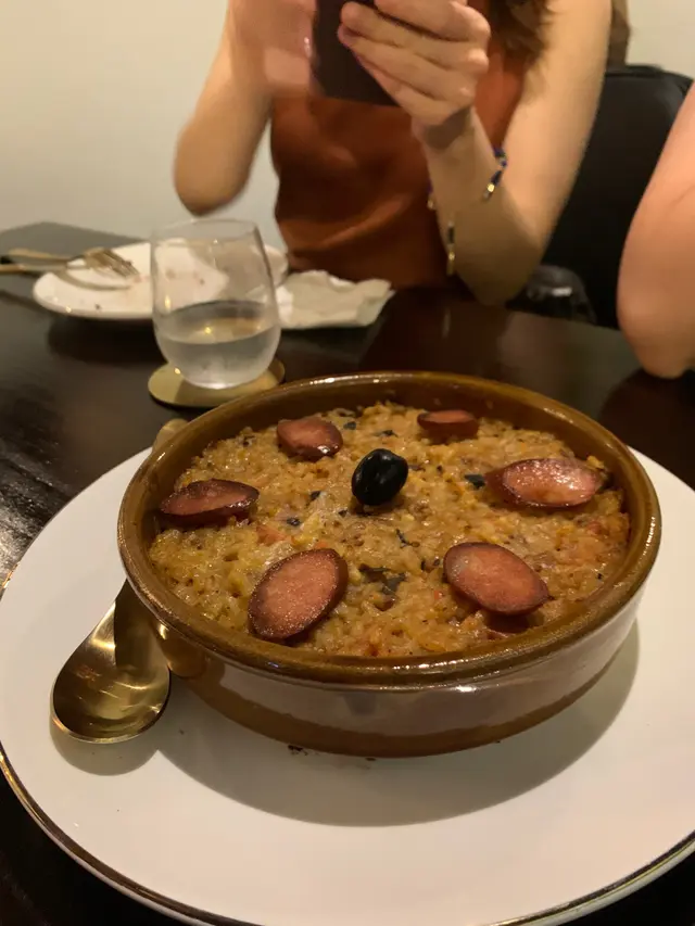 全晚最愛 唔講以為真係食緊肉 好濃香味 仲有少少飯焦 正