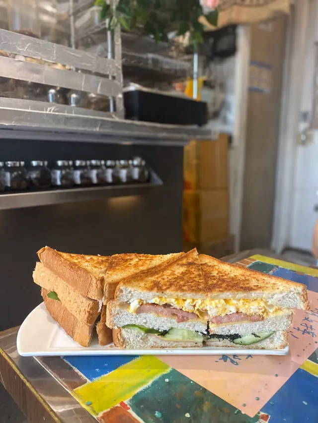 真係超。大份🤩齋睇都飽左👀 望落好似普通公司三文治🤔 