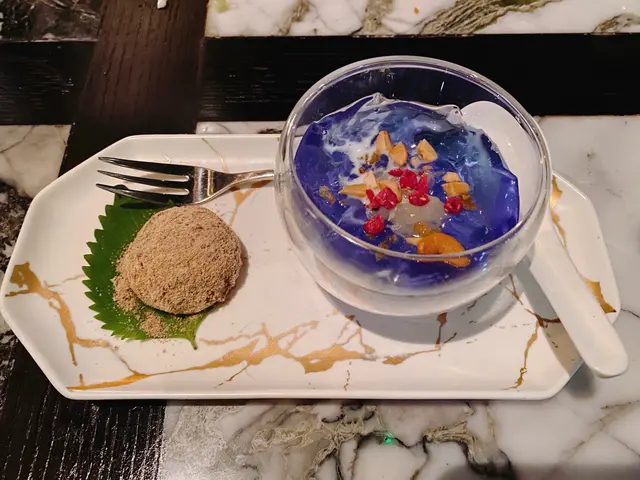 朱古力勁濃郁, 柚子冰又係清甜, 所以加埋一齊食, balance 番哂, 正!!