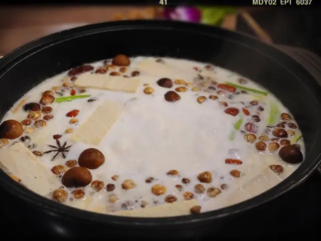 蜂巢豆腐白湯鍋（$130）