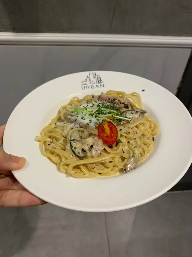 溫泉蛋煙肉野菌黃金卡邦尼扁意粉