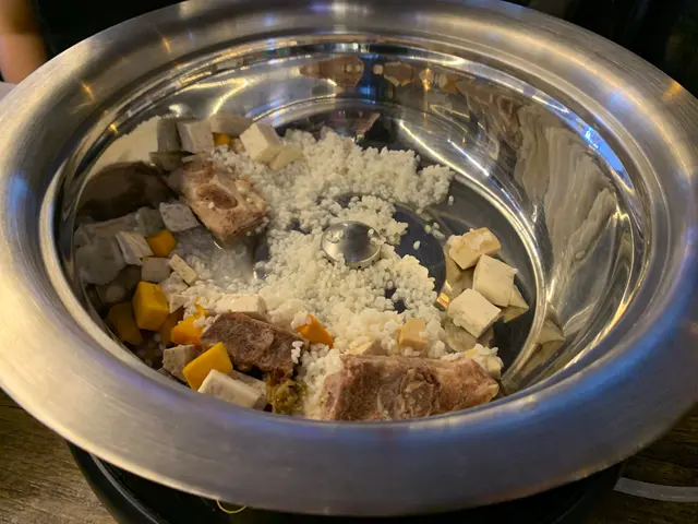 食晒啲海鮮之後就開始食個粥底,充滿海鮮味