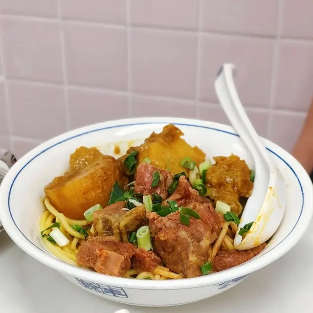 茶餐仁噹牛肉撈麵