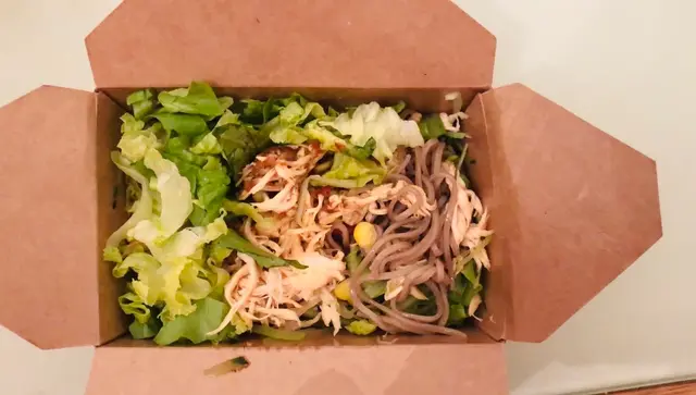 日式胡麻醬手撕雞冷麵