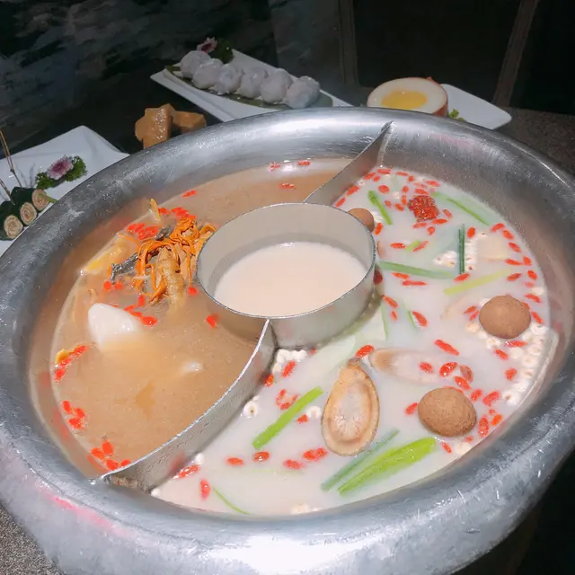 鴛鴦鍋: 東方美人和養生白鳳