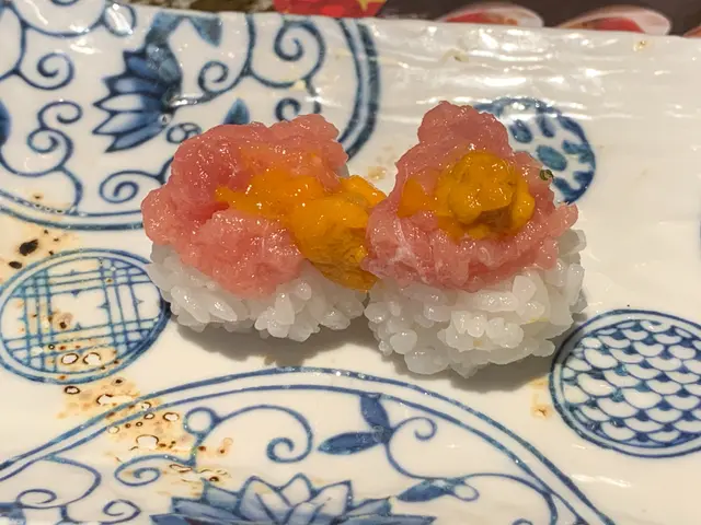 海膽吞拿魚茸壽司