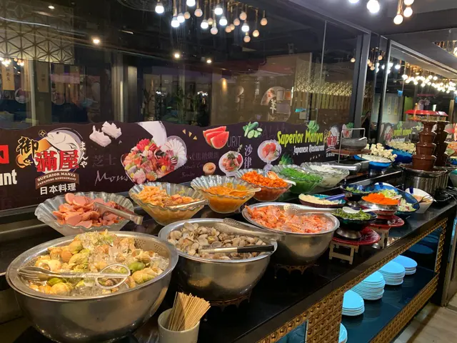 Cold shrimps, clams, 螺, duck breasts, spicy chicken feet, Japanese appetizers, Korean pickled spicy cabbages, 枝豆, salad, chocolate fountain