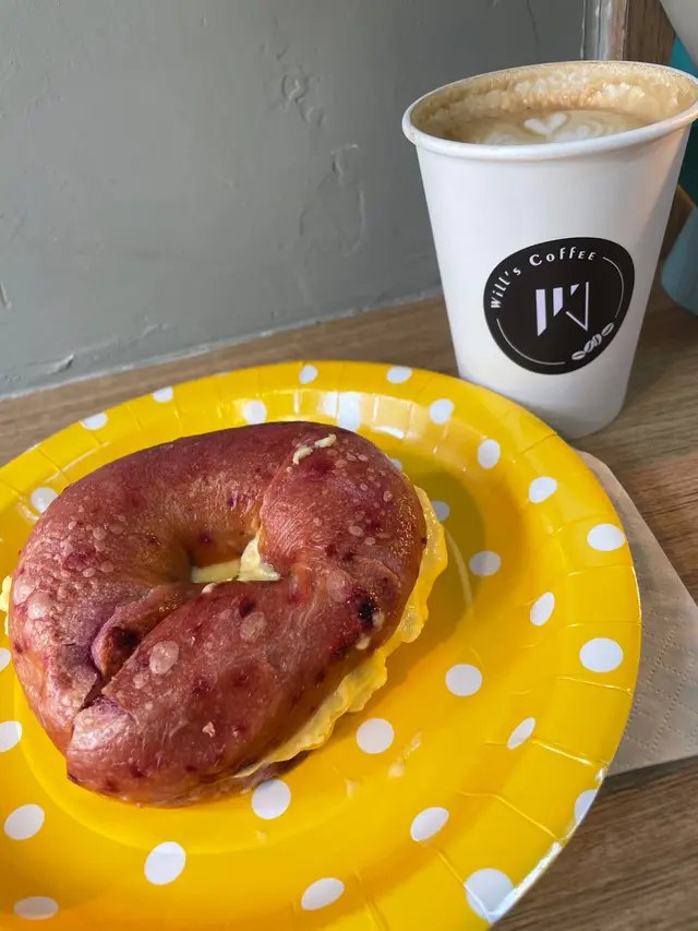 滑蛋車打芝士紅菜頭Bagel