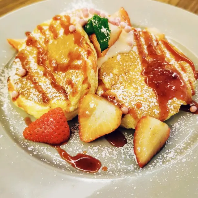 士多啤梨梳乎厘班戟