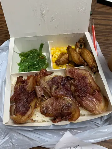 醬燒無骨燻蹄珍珠飯+大姆指雞翼