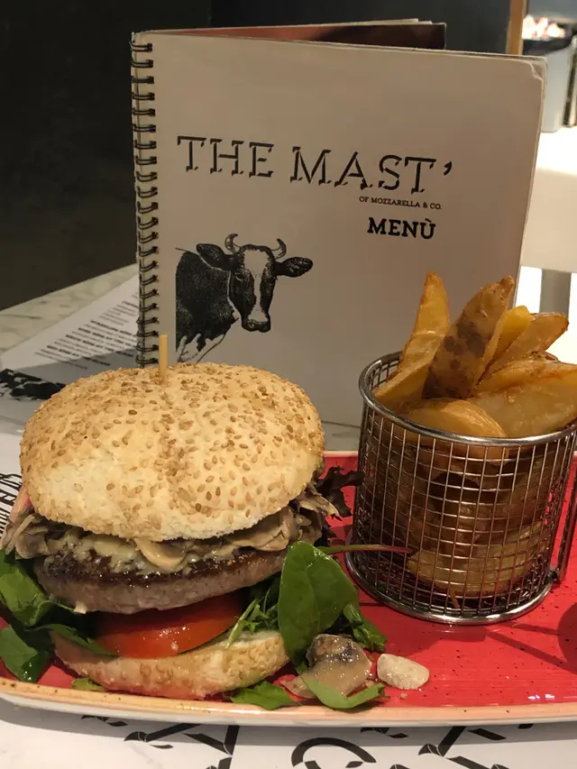 羊芝士,蘑菇,沙律菜, 安格斯牛肉漢堡