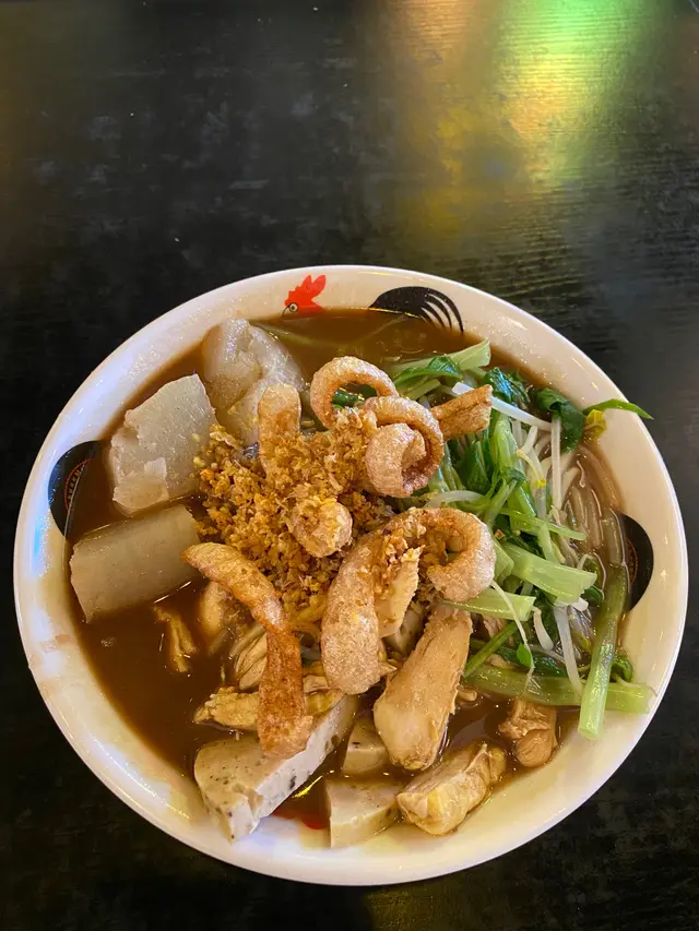 泰式扎肉雞絲金邊粉