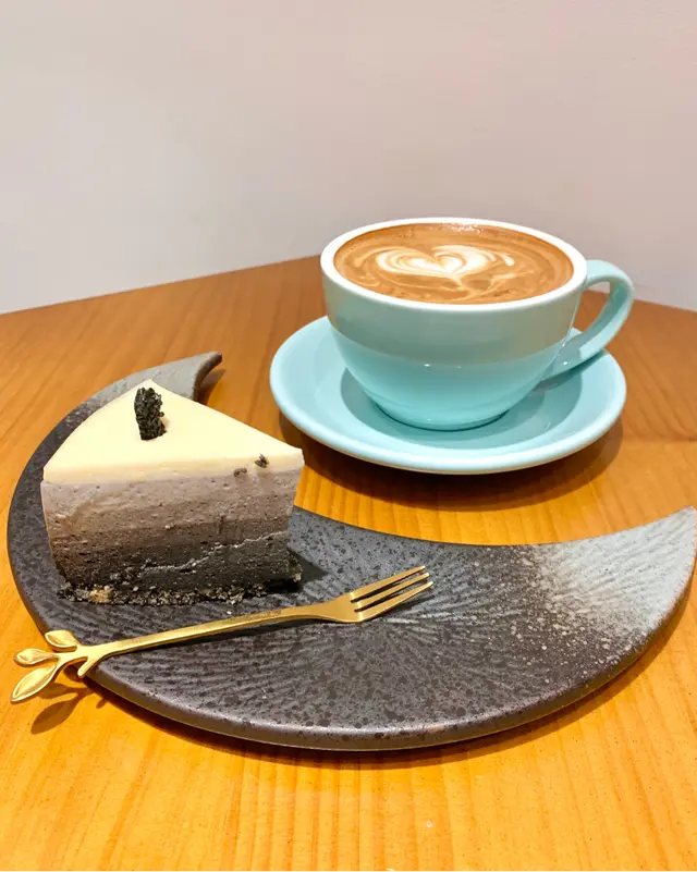 Flat  White  &  無常