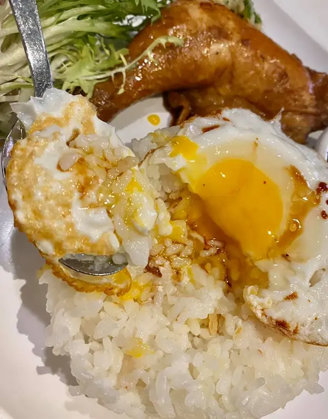 煎蛋秘製滷水雞髀飯