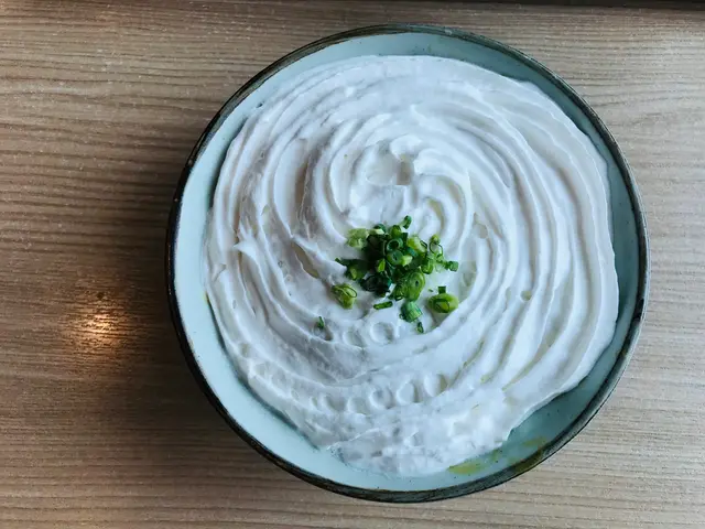 第一次見佢時滿滿的忌廉,以為叫錯野,原來要撈左先食