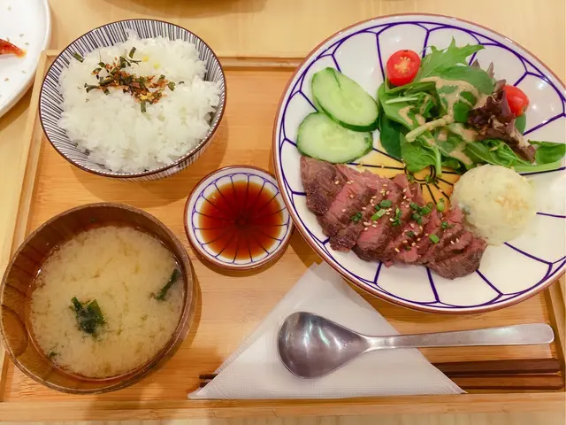 慢煮封門牛柳定食