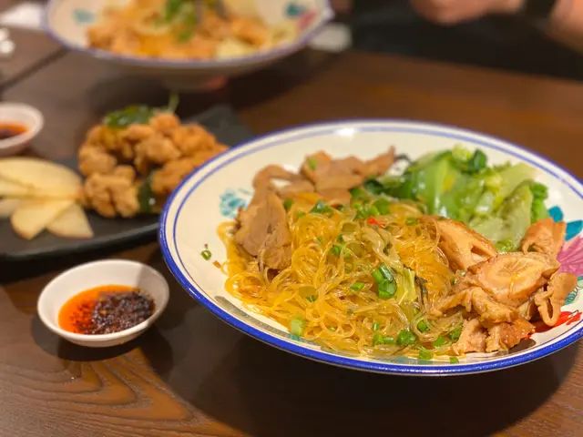 豬腱肉、大陸妹、大腸、粉絲