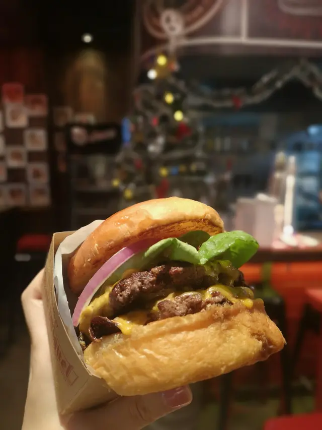 特色雙層芝士牛肉漢堡