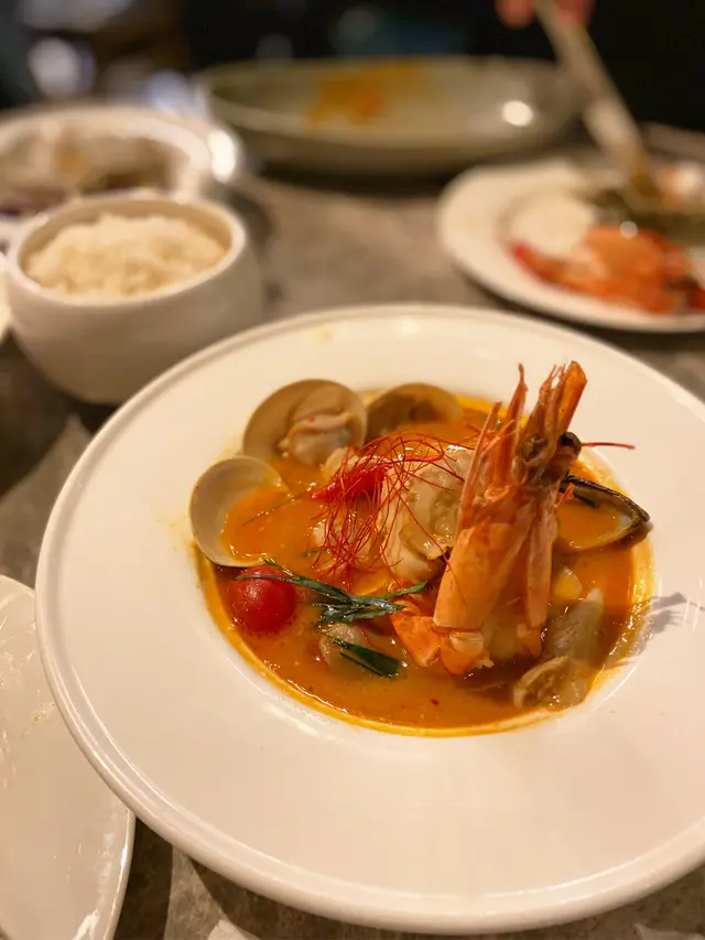 冬陰龍蝦汁燴海鮮