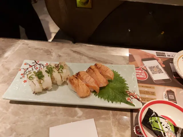 左口魚及燒三文魚壽司