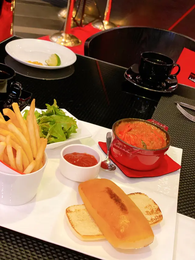 下午茶是可以帶正餐略嫌份量唔夠