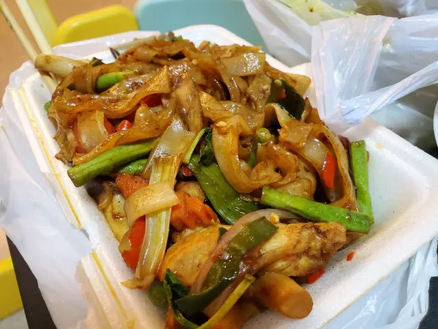 泰式雞肉炒河