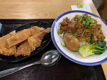 鹽酥豬扒滷肉飯