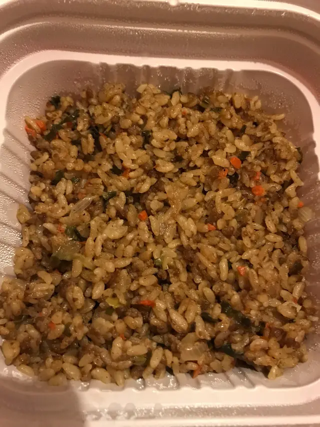 日式咖喱炒飯，冇乜咖喱味🥺🥺