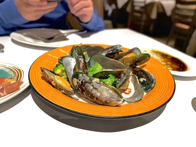 Mussels  in  White  Wine  Cream  Sauce