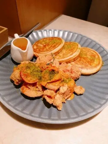 蕃茄炸雞配班戟