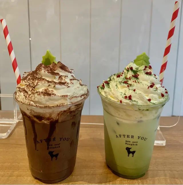 Xmas Chocolate朱古力特飲 + Macha Latte抹茶拿鐵，兩個都好有聖誕氣氛，好飲。