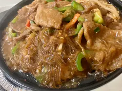 沙嗲金菇肥牛粉絲煲