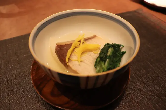 鉢物：鰤大根、菊菜、針柚子