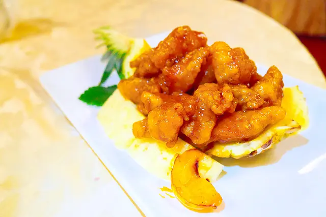 新鮮菠蘿咕嚕肉