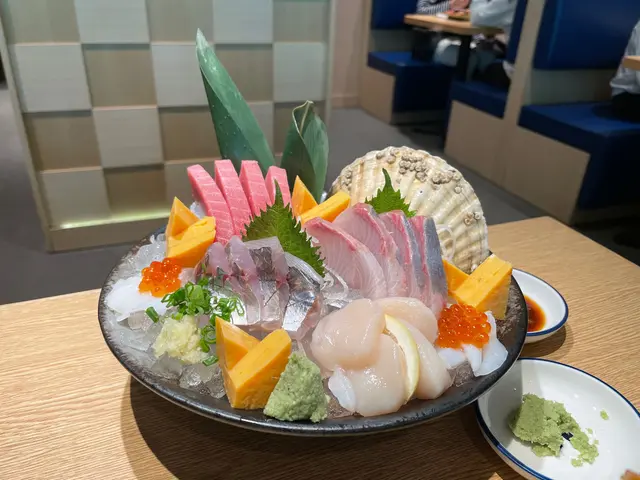 凡立貝，魷魚好鮮甜;  吞拿魚入口即化;    另外兩款魚都好爽口