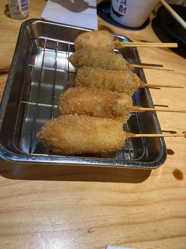 三文魚(上) 雞肉紫蘇卷(中) 豚肉(下)